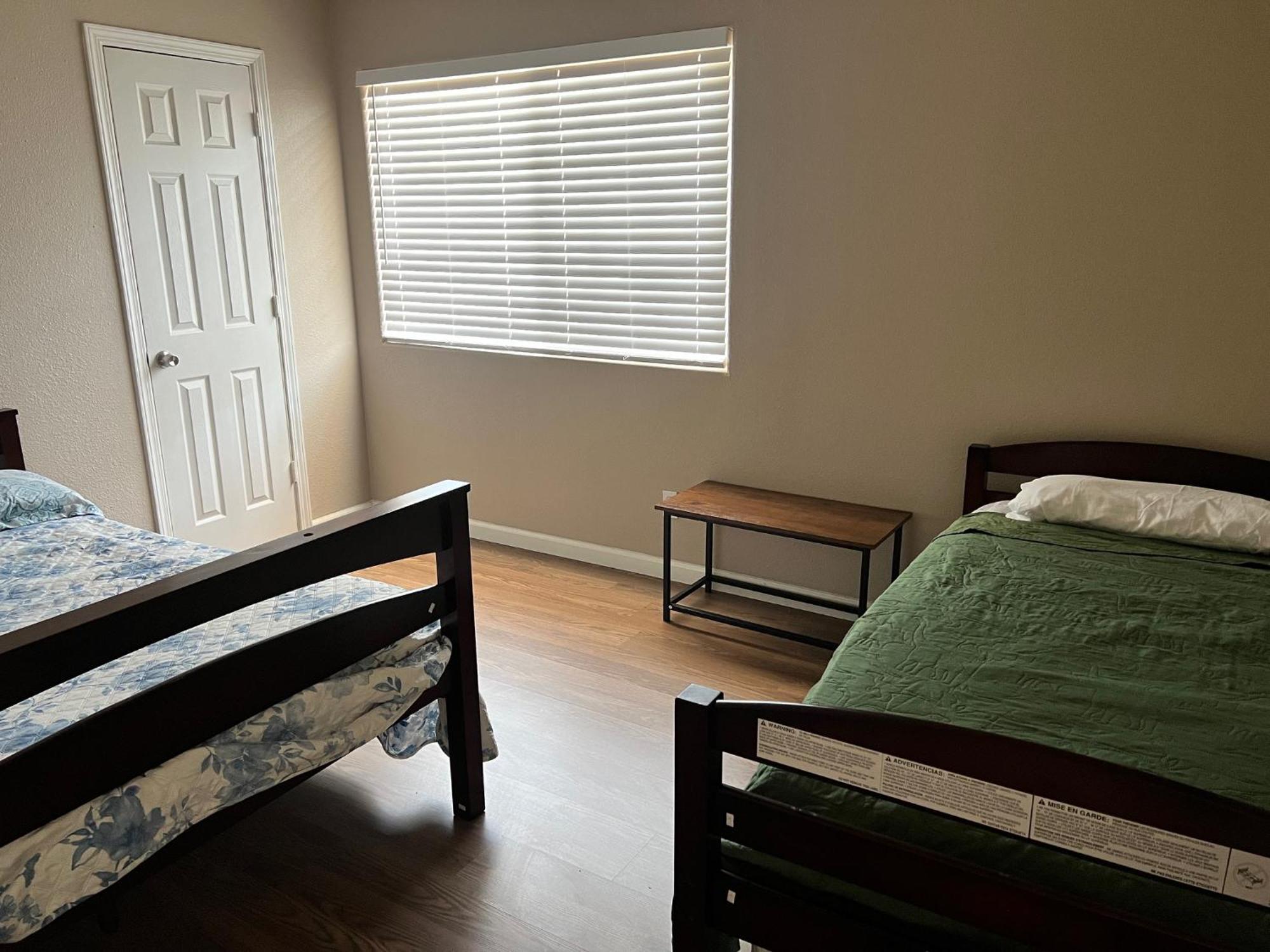 Serene 2Bed 1Bath Condo With Parking フレズノ エクステリア 写真