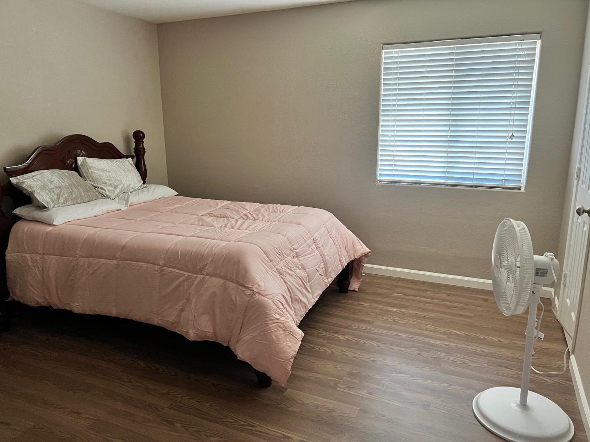 Serene 2Bed 1Bath Condo With Parking フレズノ エクステリア 写真